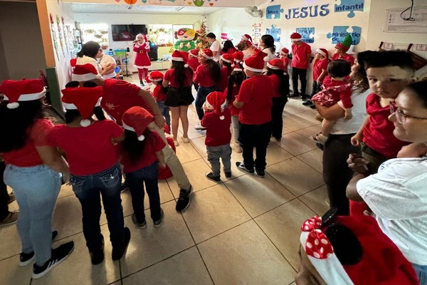 Walmart llevó la magia de la navidad a niños de Pavas y Atenas