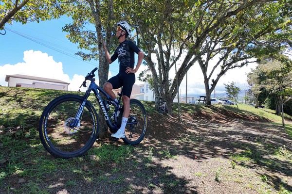 Andrey Amador presenta su nuevo proyecto de ciclismo