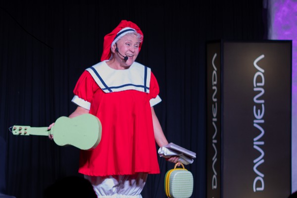 Marcia Saborío llega a San Carlos  con su show “Calláte los Ojos”