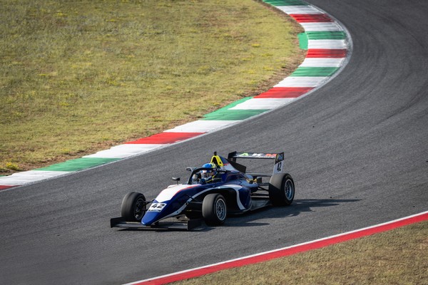 Evan Michelini inicia su temporada 2026 en el Campeonato Italiano de Fórmula 4 en Misano